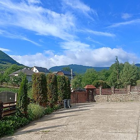 Pensiunea In Poiana Glod  Exteriör bild