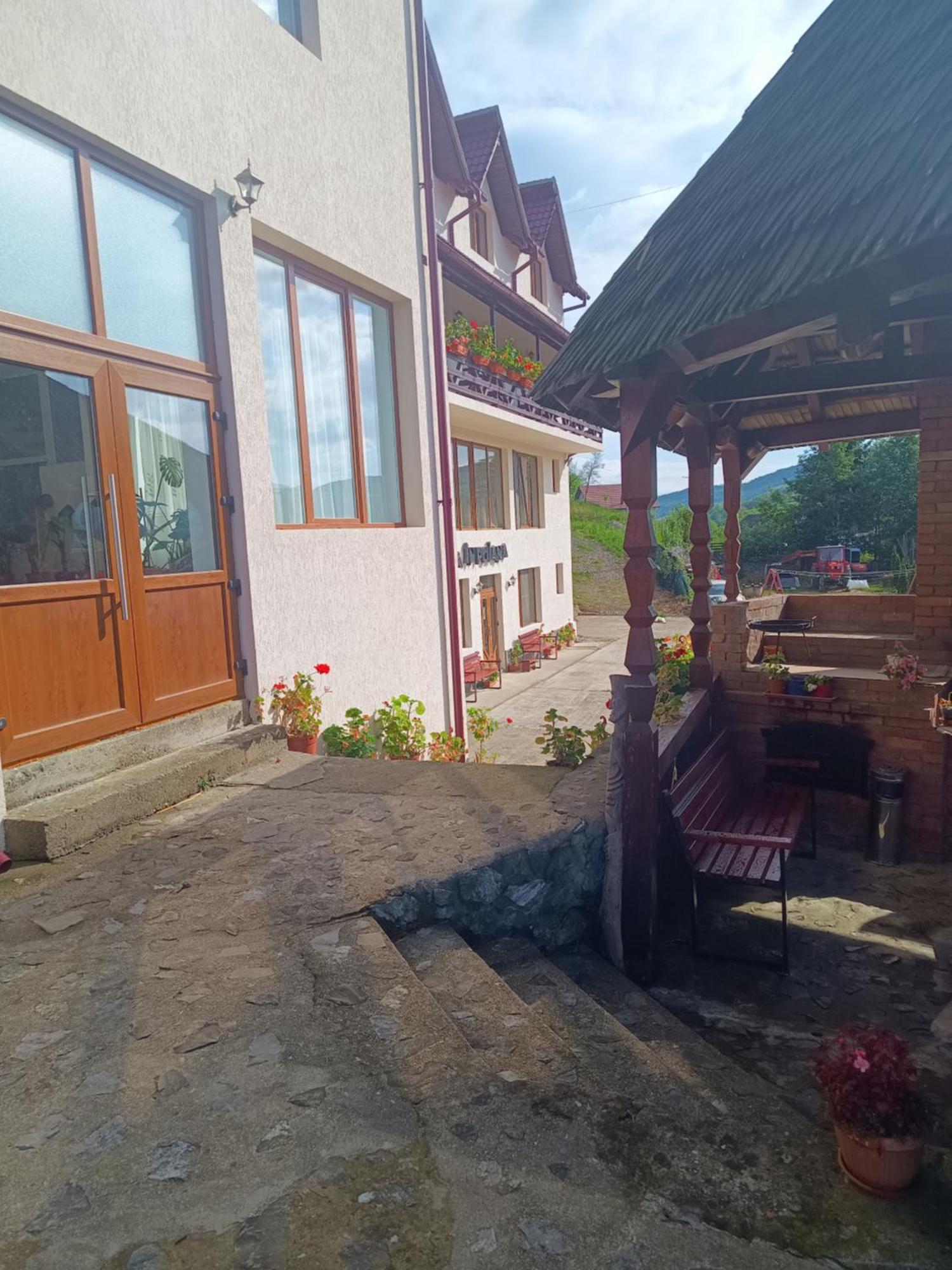Pensiunea In Poiana Glod  Exteriör bild